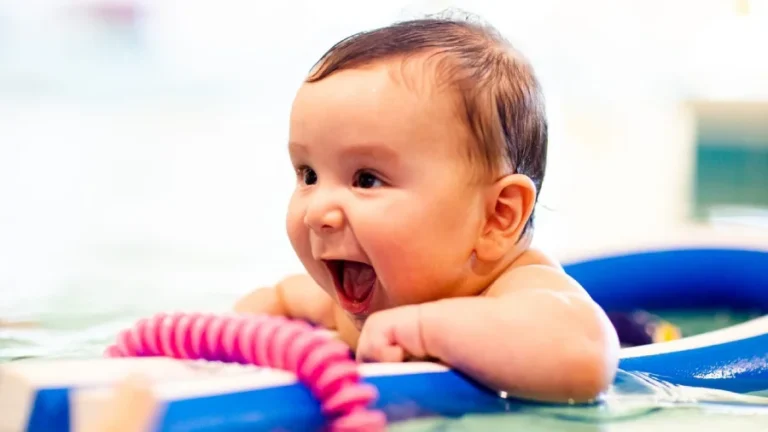 Bathtime Babies - baby swim lessons at Emler Swim School